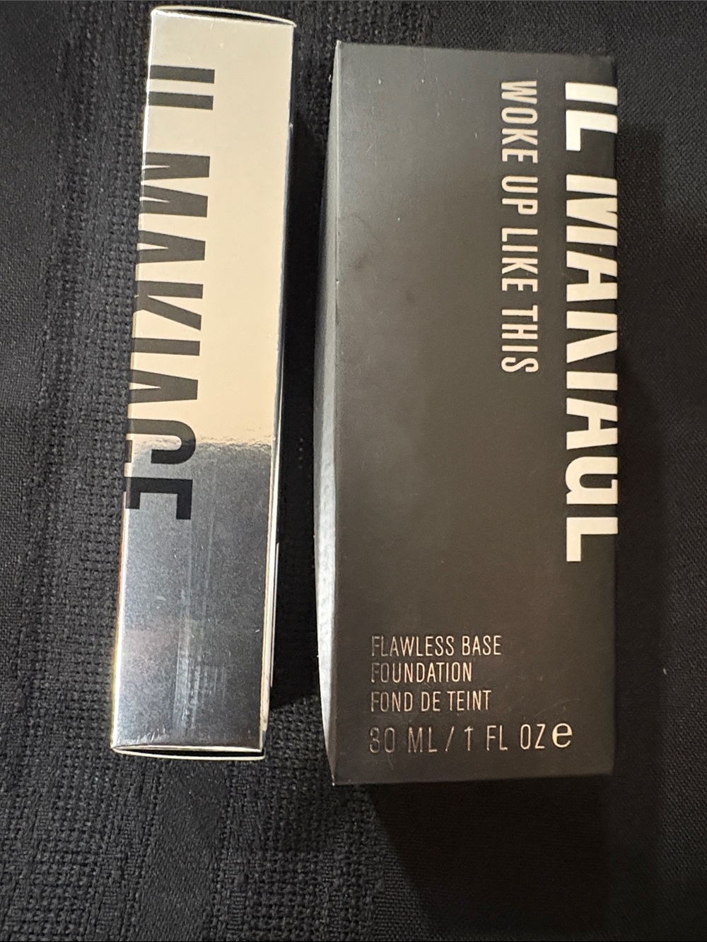 IL MAKIAGE Flawless Base Foundation - Black & Metallic Silver Packaging